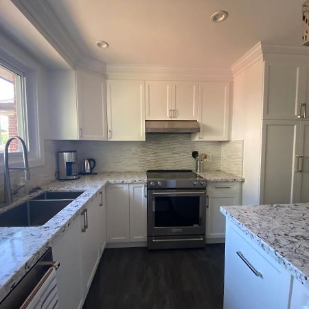 Yonge And Finch Subway !L Spacious & Bright Private Bedroom With Shared Amenties Торонто Экстерьер фото