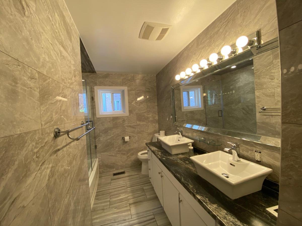 Yonge And Finch Subway !L Spacious & Bright Private Bedroom With Shared Amenties Торонто Экстерьер фото