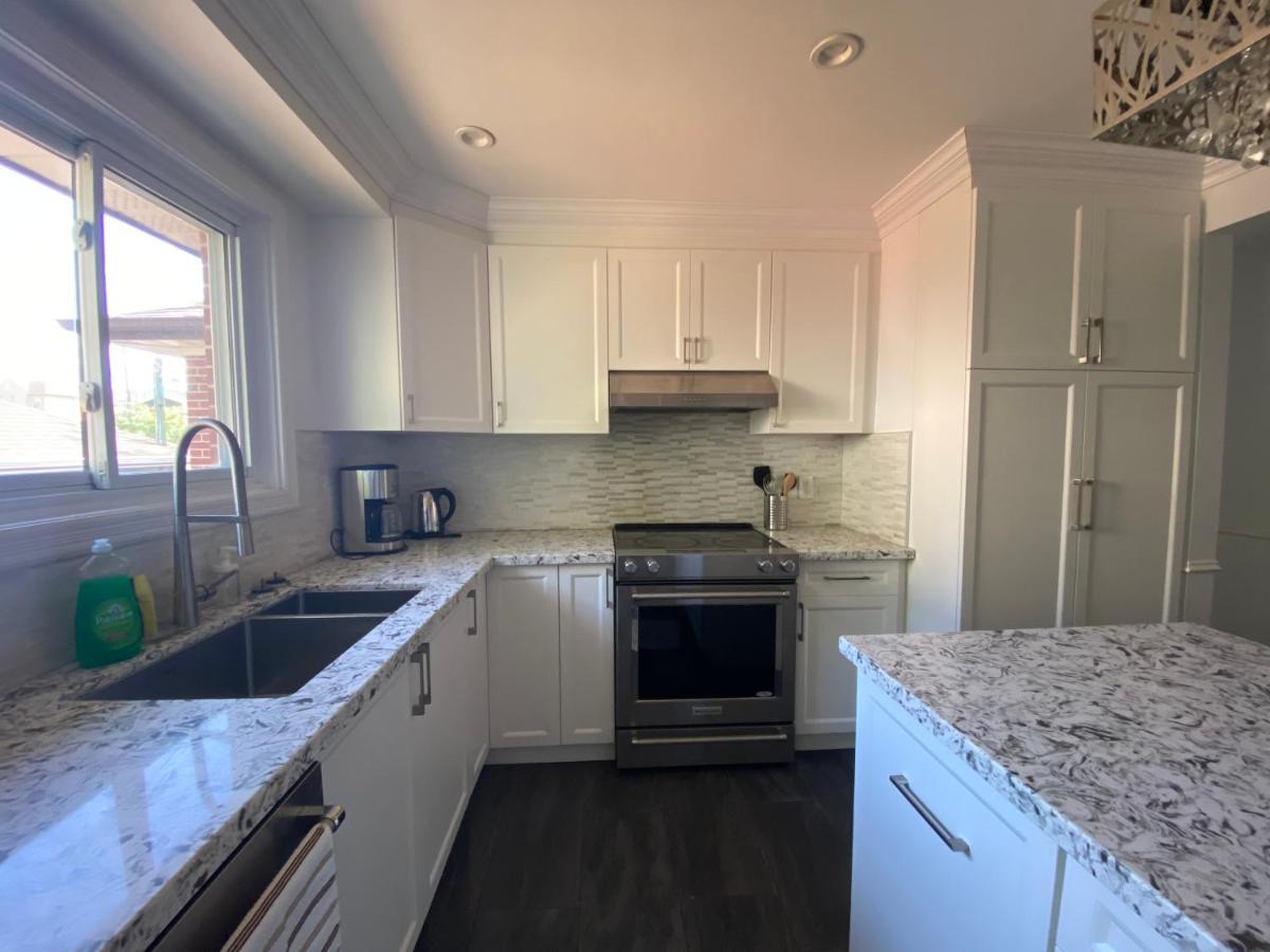 Yonge And Finch Subway !L Spacious & Bright Private Bedroom With Shared Amenties Торонто Экстерьер фото