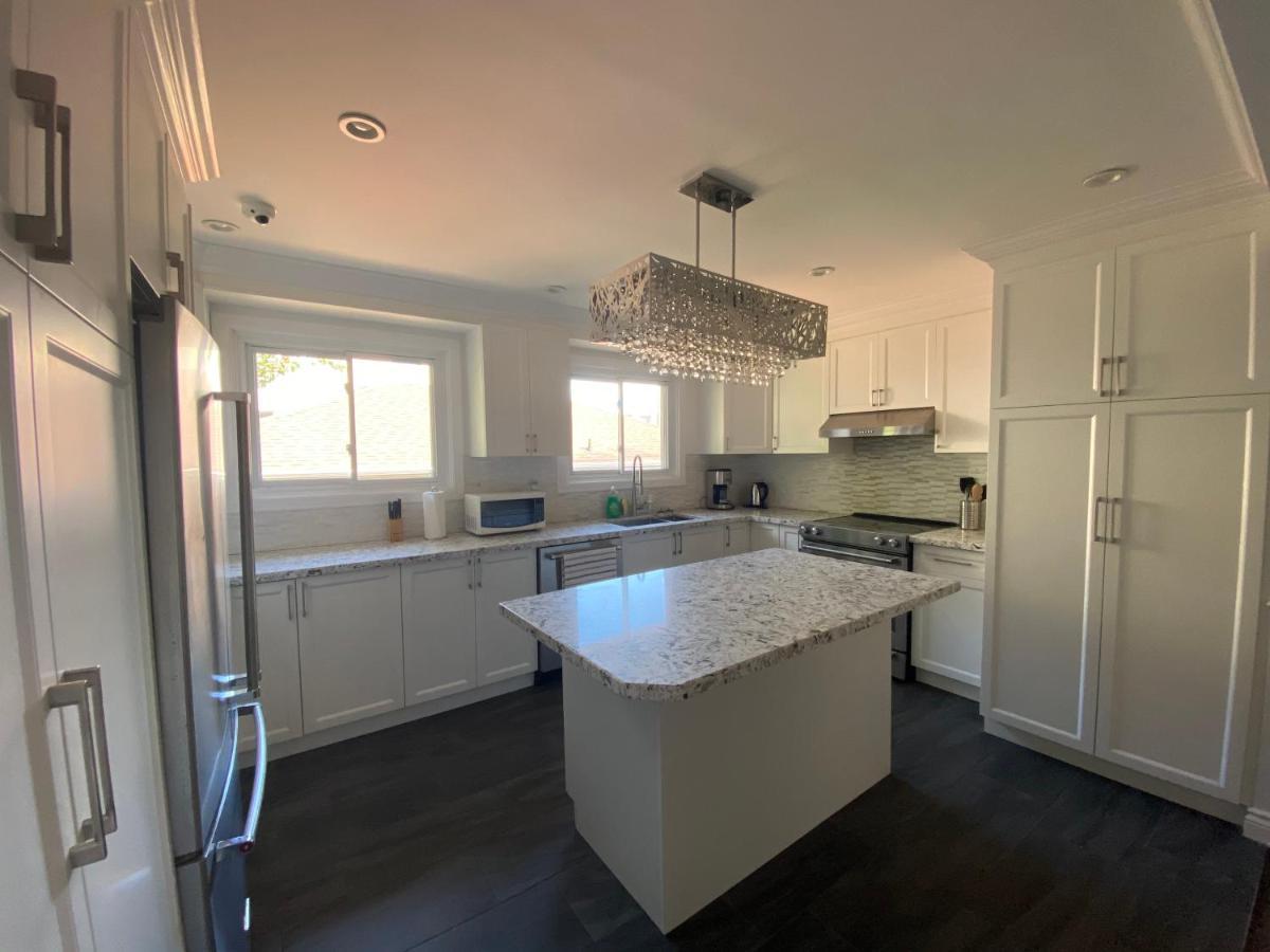 Yonge And Finch Subway !L Spacious & Bright Private Bedroom With Shared Amenties Торонто Экстерьер фото
