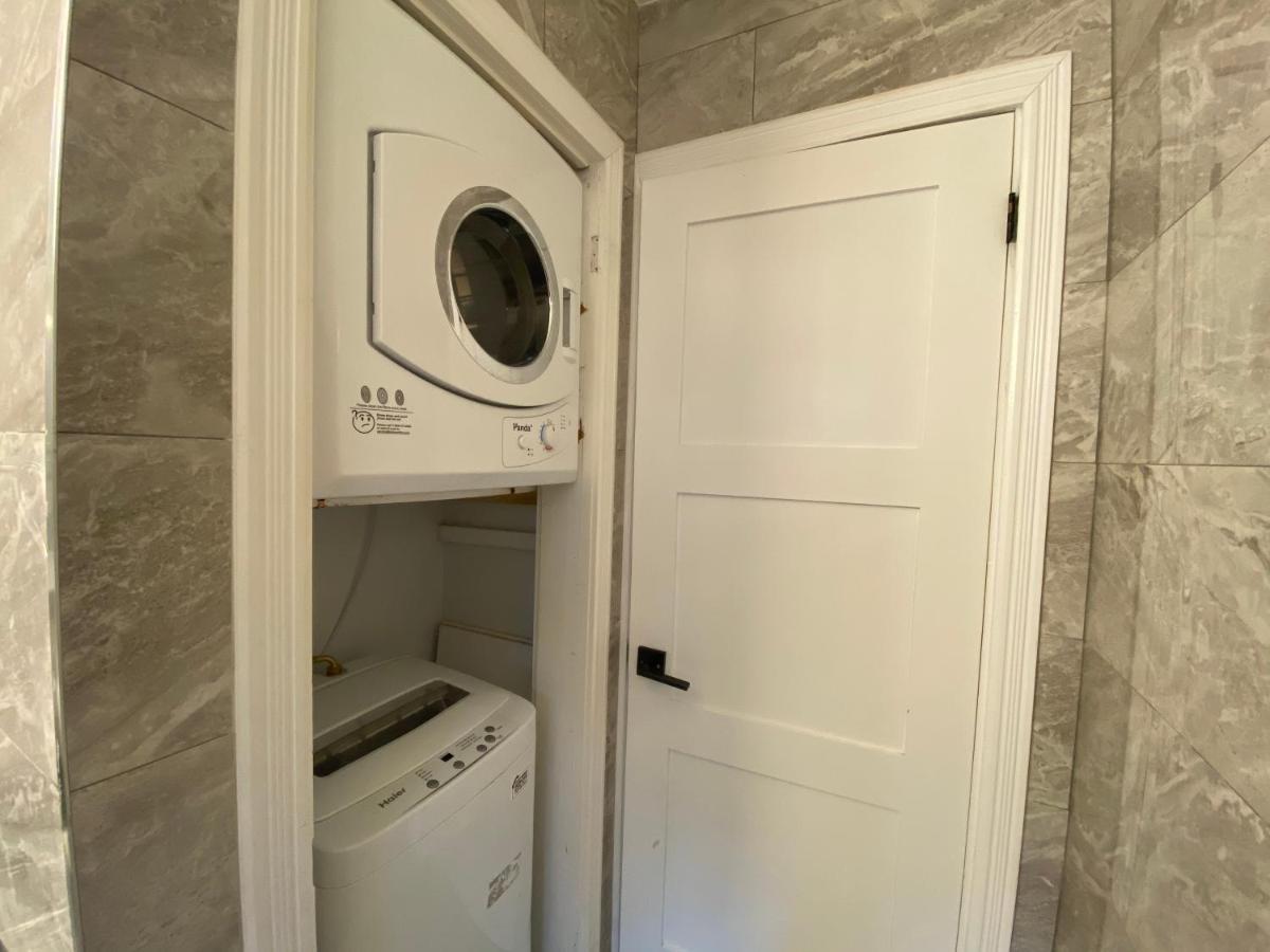 Yonge And Finch Subway !L Spacious & Bright Private Bedroom With Shared Amenties Торонто Экстерьер фото