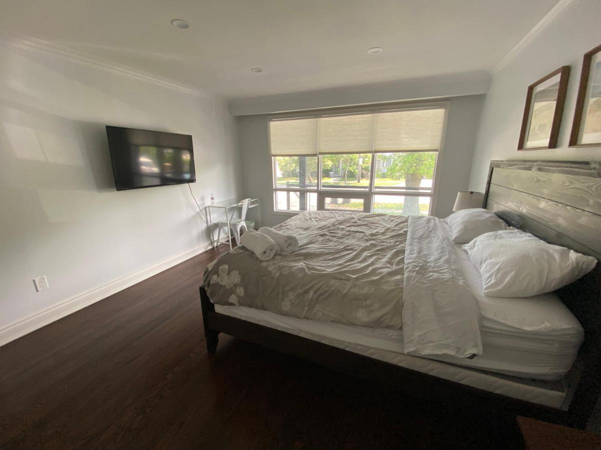 Yonge And Finch Subway !L Spacious & Bright Private Bedroom With Shared Amenties Торонто Экстерьер фото