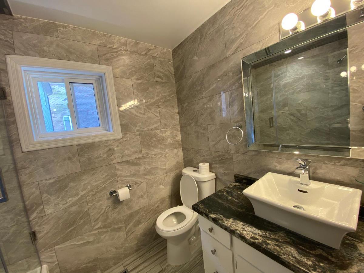 Yonge And Finch Subway !L Spacious & Bright Private Bedroom With Shared Amenties Торонто Экстерьер фото